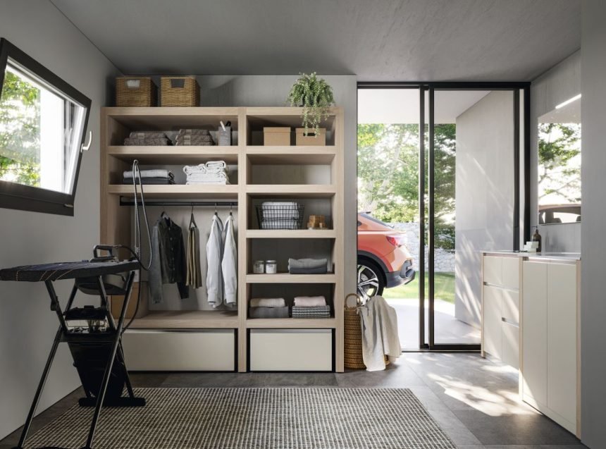 Natural Oak custom Laundry rooms Patrimonio Home