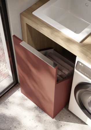 Red and Oak wood laundry room Patrimonio Home